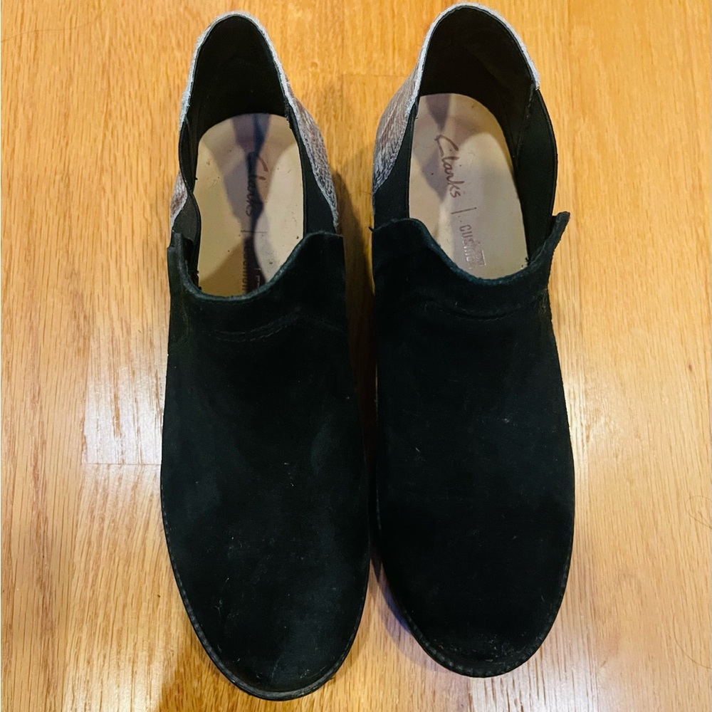 CLARKS Twin Set - Women's Suede and Leather Ankle Boots - Size 7 - Picture 6 of 16